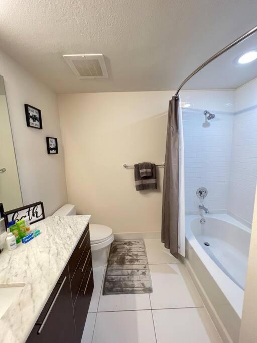 Luxury Apt 3 Mins To Dt Tampa -Pool-Gym-Balcony Exterior foto