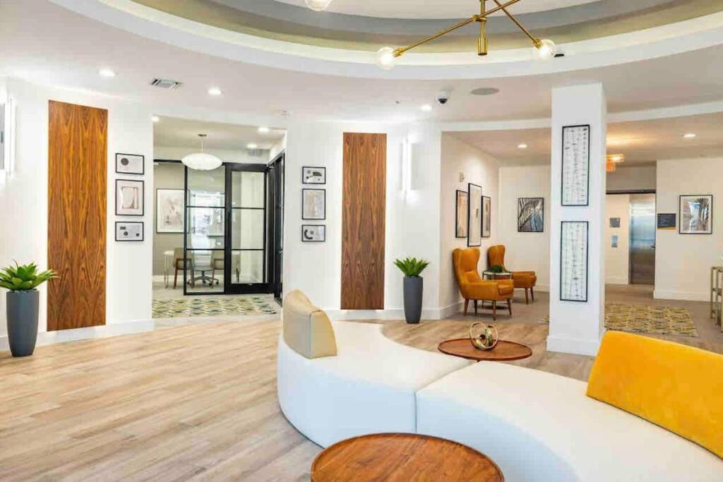 Luxury Apt 3 Mins To Dt Tampa -Pool-Gym-Balcony Exterior foto