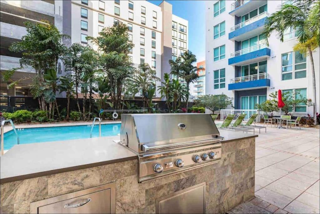 Luxury Apt 3 Mins To Dt Tampa -Pool-Gym-Balcony Exterior foto