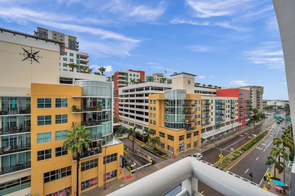 Luxury Apt 3 Mins To Dt Tampa -Pool-Gym-Balcony Exterior foto