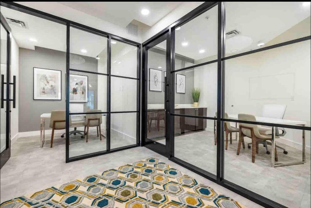Luxury Apt 3 Mins To Dt Tampa -Pool-Gym-Balcony Exterior foto