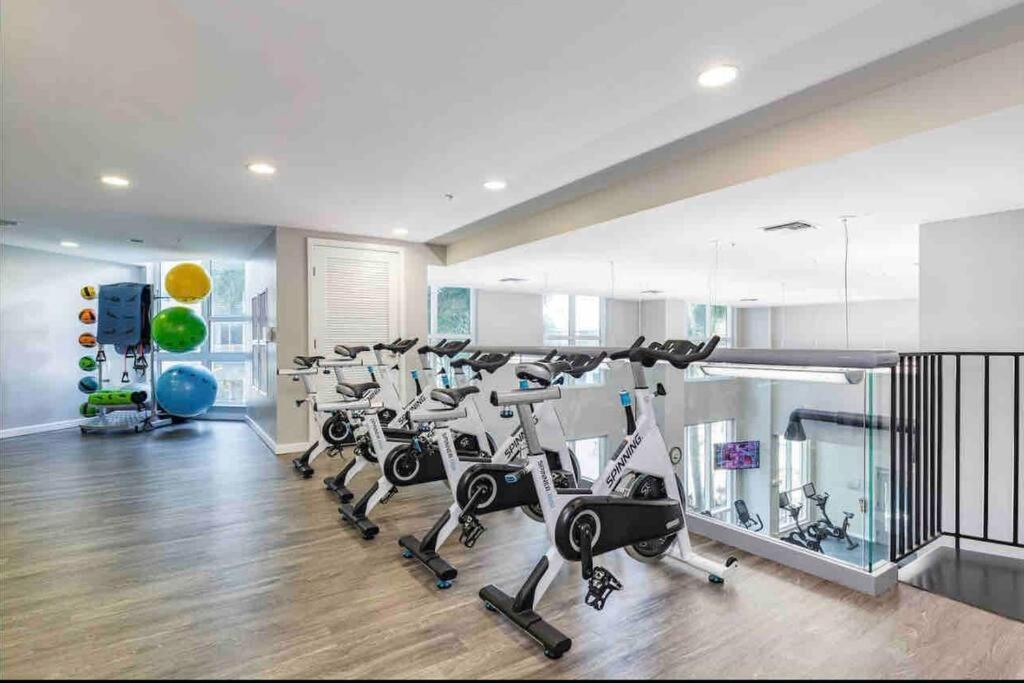 Luxury Apt 3 Mins To Dt Tampa -Pool-Gym-Balcony Exterior foto